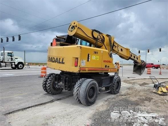 Gradall XL3300 V Колесни екскаватори