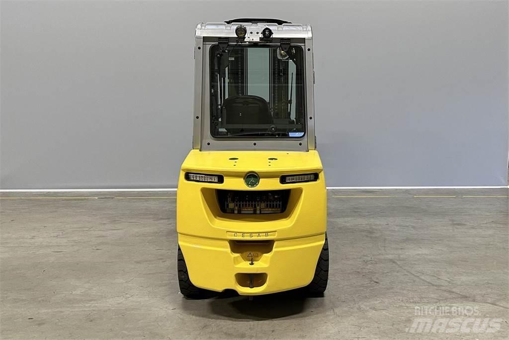 Cesab M335H Дизелови камиони
