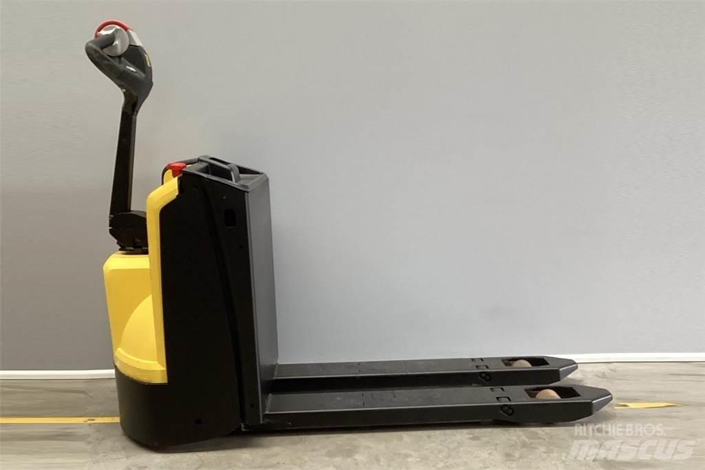 Hyster P1.6 Колички високоповдигачи с теглич