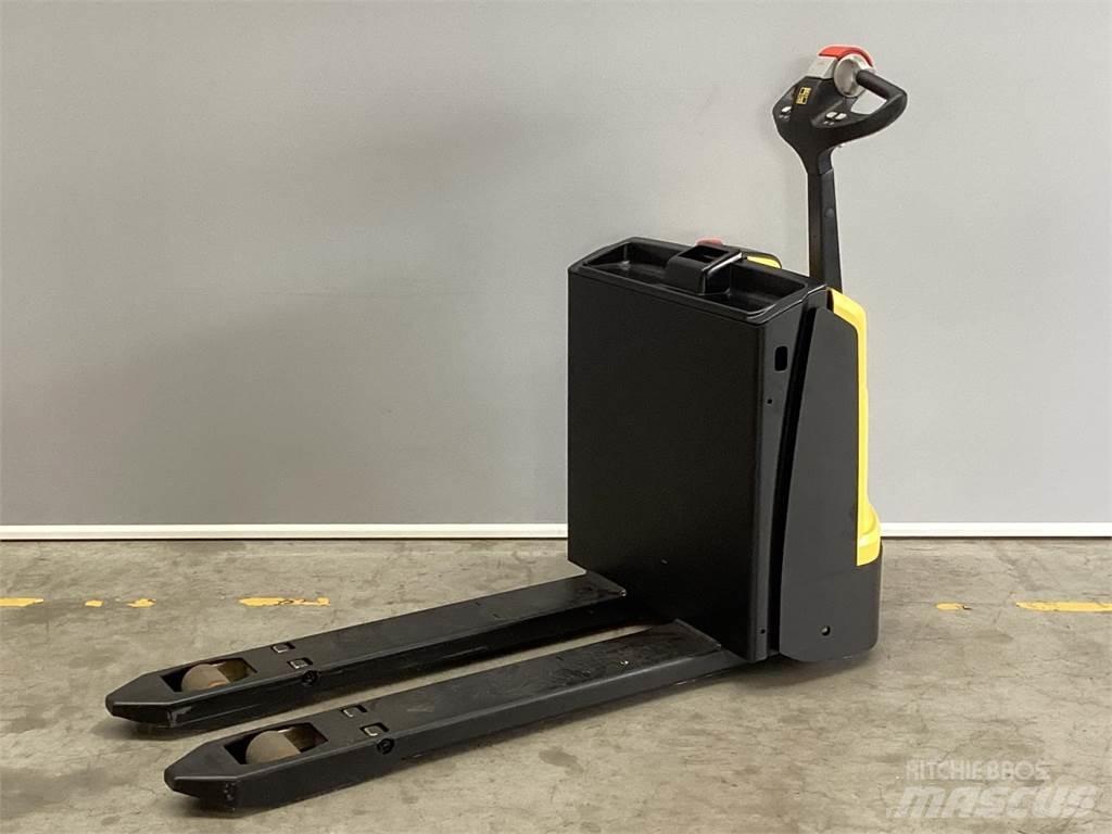 Hyster P1.6 Колички високоповдигачи с теглич