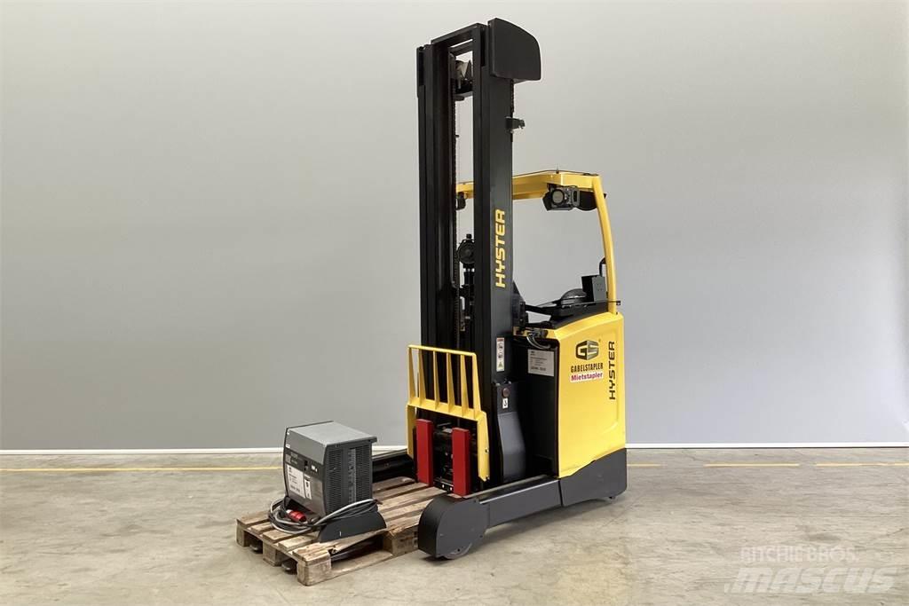 Hyster R1.4 Ретрак/ Високоповдигач с изместване на вилката напред