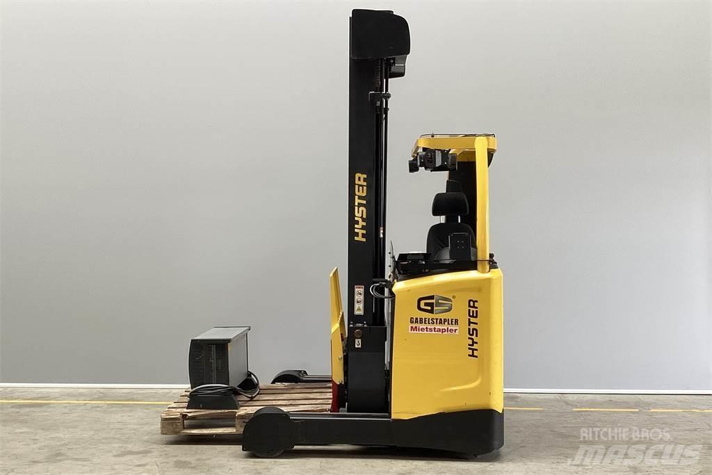 Hyster R1.4 Ретрак/ Високоповдигач с изместване на вилката напред