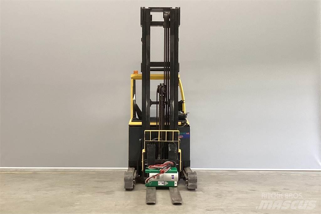 Hyster R1.6 Ретрак/ Високоповдигач с изместване на вилката напред