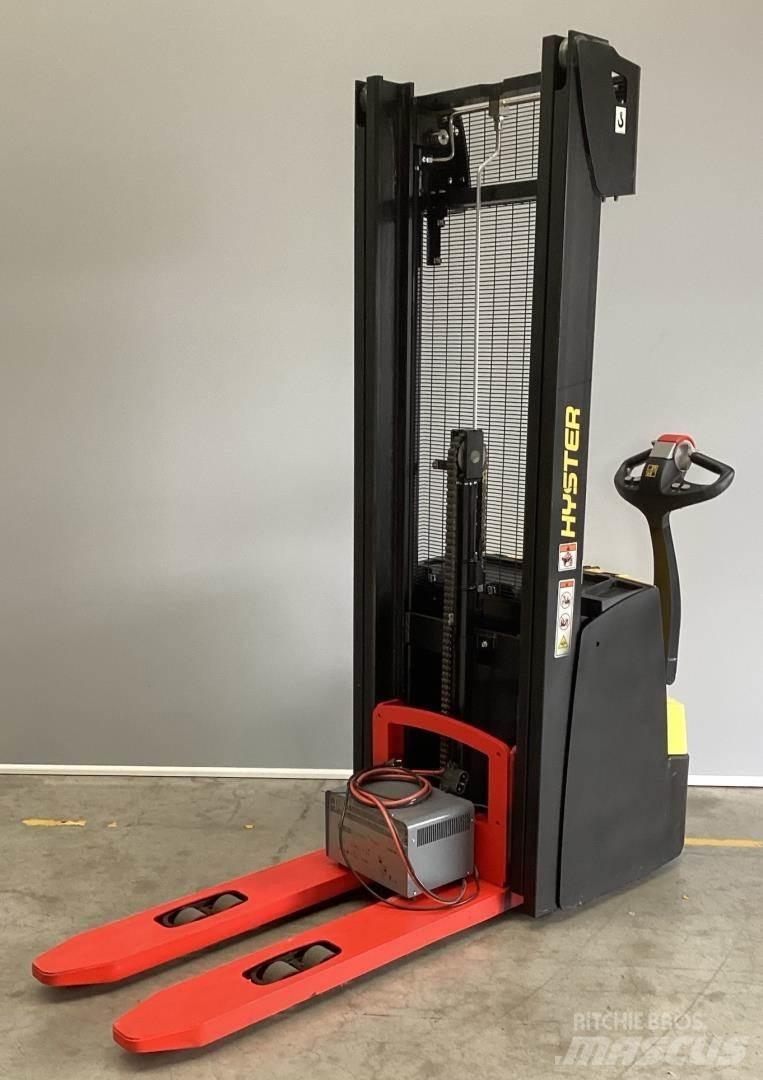 Hyster S1.4 Колички високоповдигачи с теглич