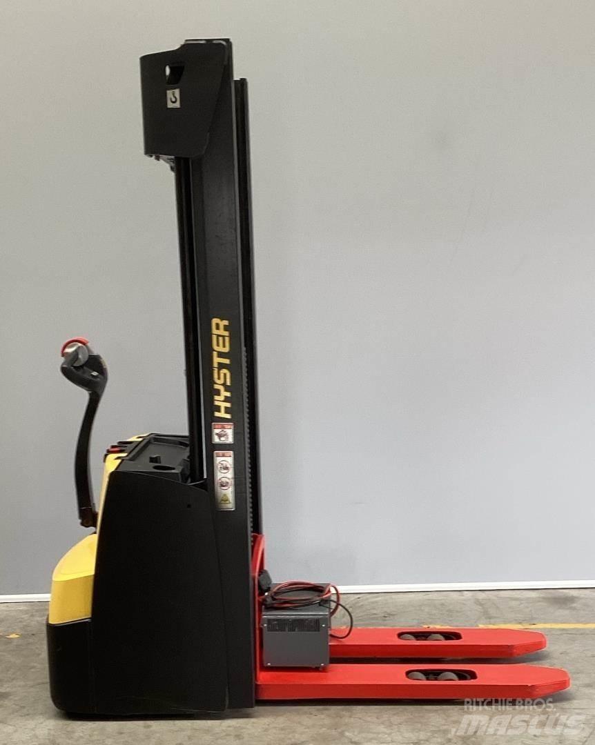 Hyster S1.4 Колички високоповдигачи с теглич