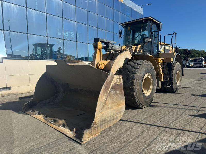 CAT 966M Колесни товарачи