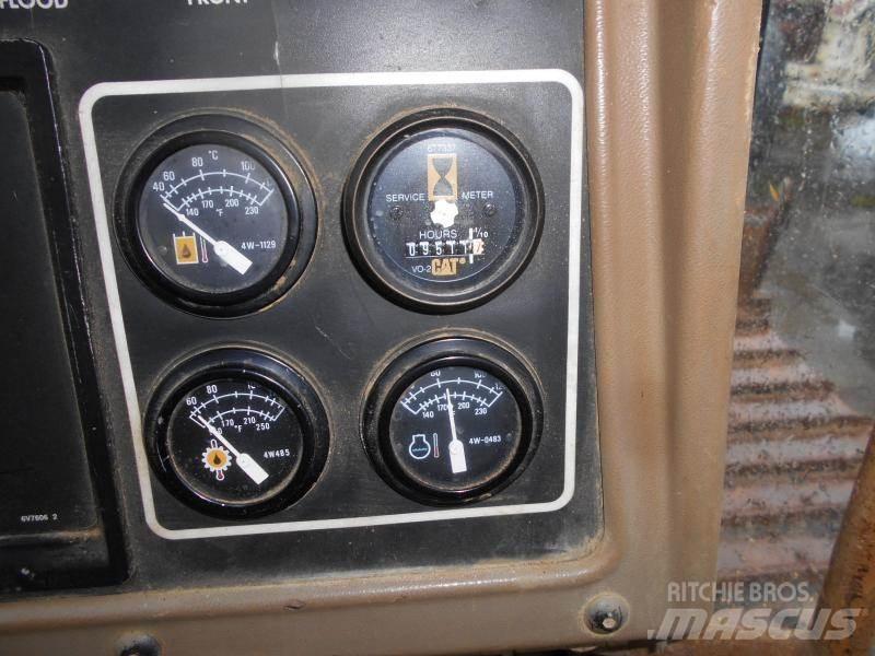 CAT D5HLG Верижни булдозери
