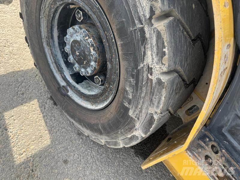 CAT DP45NT Вилични кари-повдигачи - други