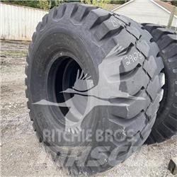 BKT 24.00X35 Гуми