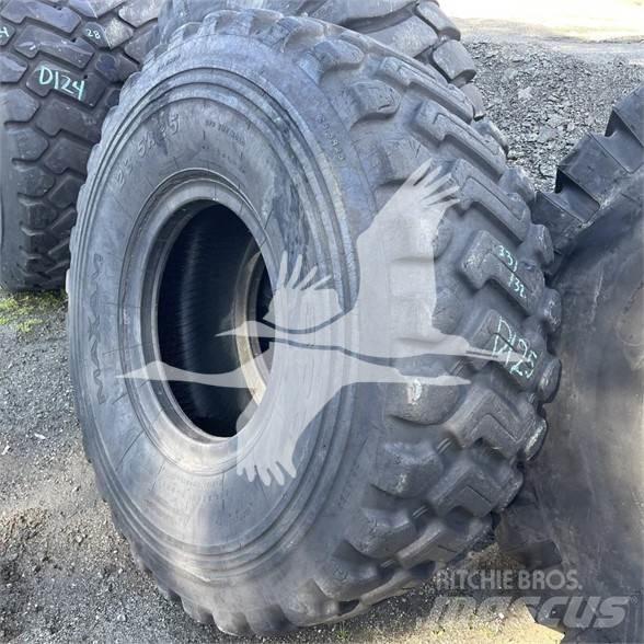  MAXAM 23.5R25 Гуми
