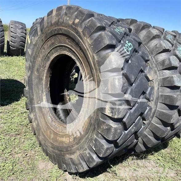 Maxim 20.5X25 Гуми