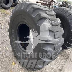 Titan 23.5x25 Гуми