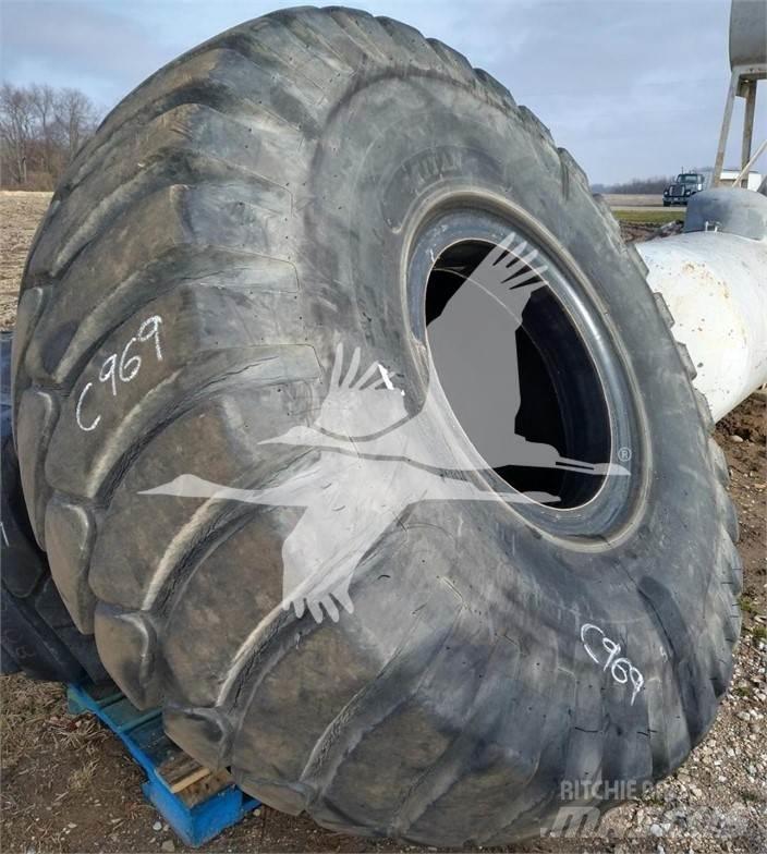 Titan 29.5x25 Гуми