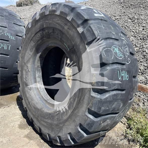Toyo 35/65x33 Гуми