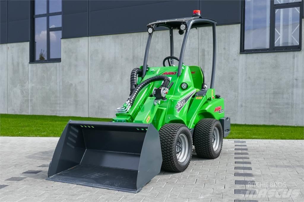 Avant M 423 Мини екскаватори < 7 т