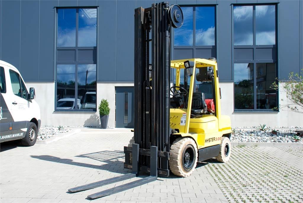 Hyster H 3-00XM Камиони с АГУ