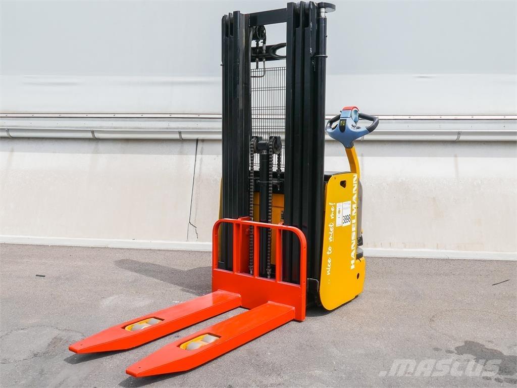 Hyster S 1.4-40 Колички високоповдигачи с теглич