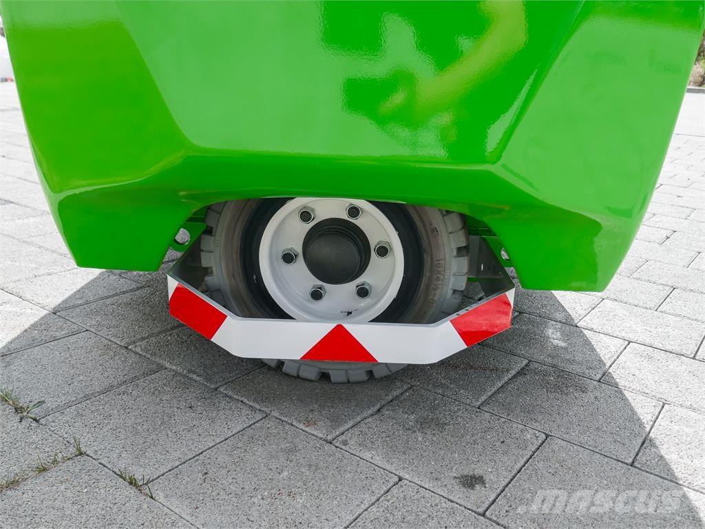 JMG MC 25S Телескопични товарачи