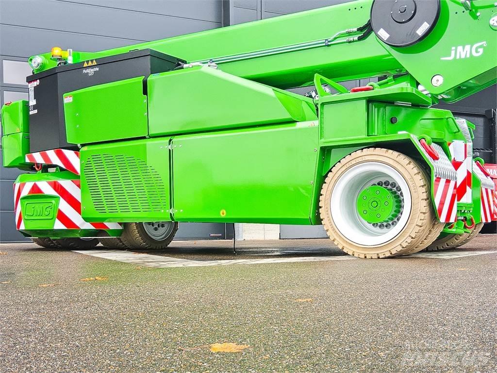 JMG MC 350S Телескопични товарачи