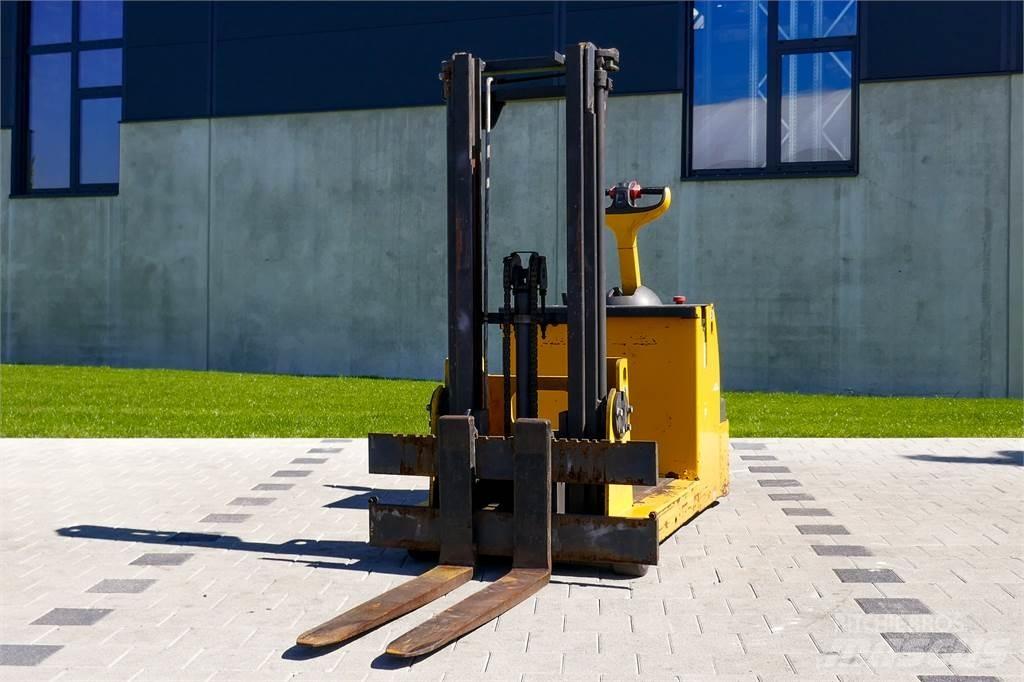 Linde L12 Колички високоповдигачи с теглич