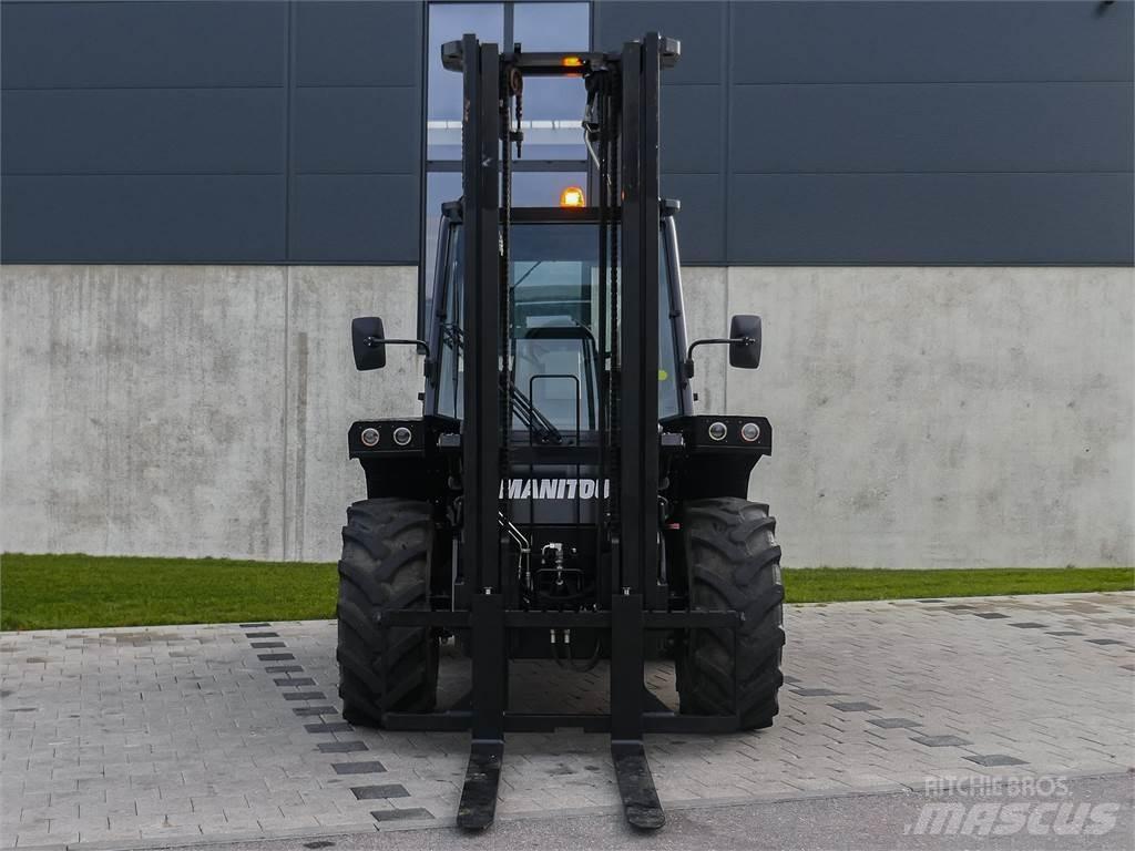 Manitou M 30-4 Камиони за херавни местности