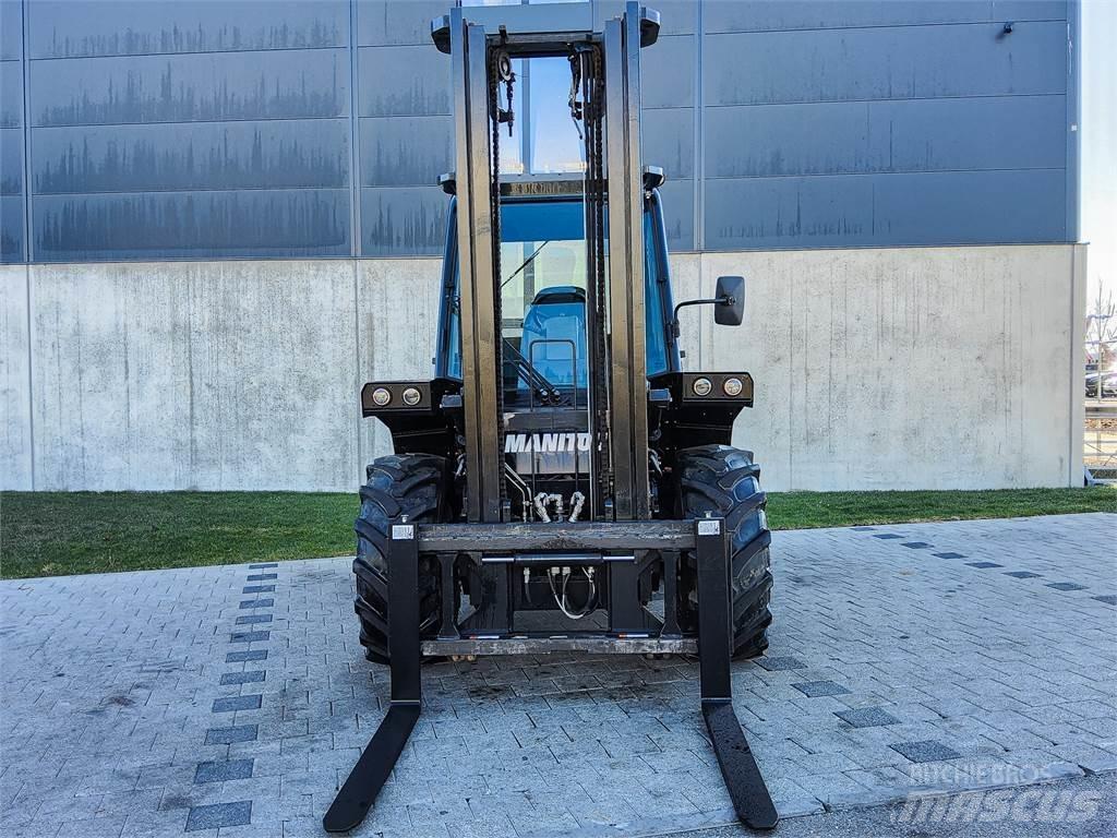 Manitou M 30-4 Камиони за херавни местности