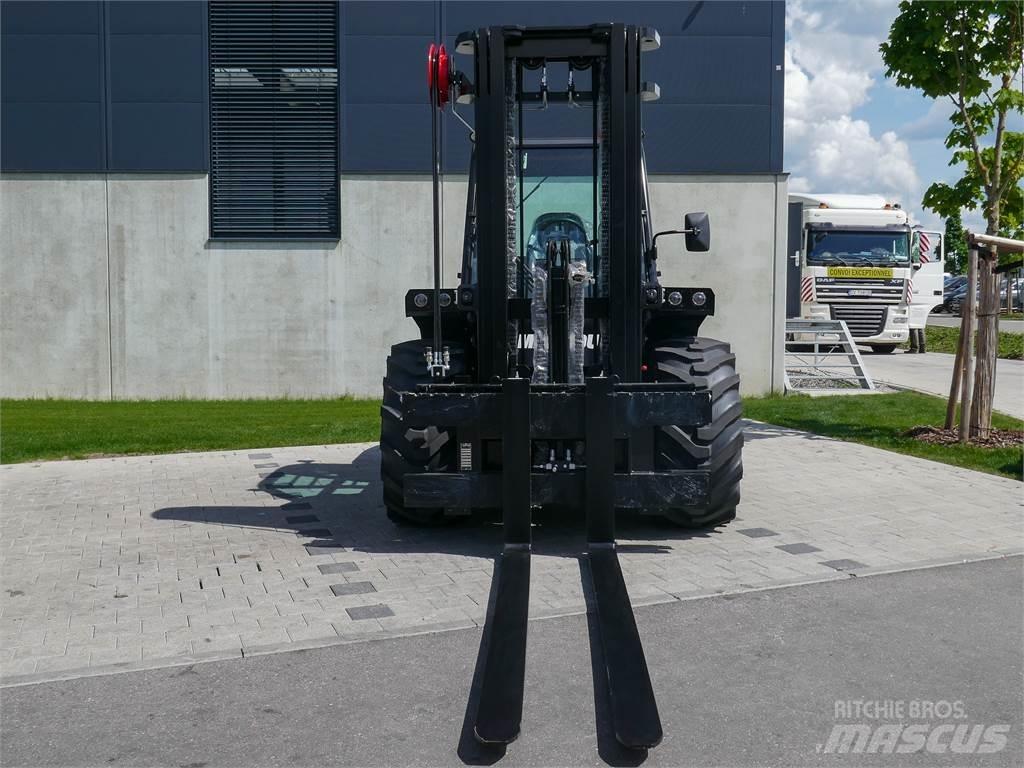 Manitou M 50-4 Камиони за херавни местности