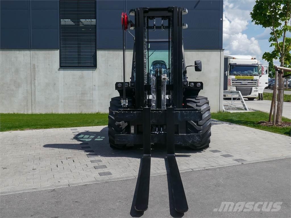 Manitou M 50-4 Камиони за херавни местности