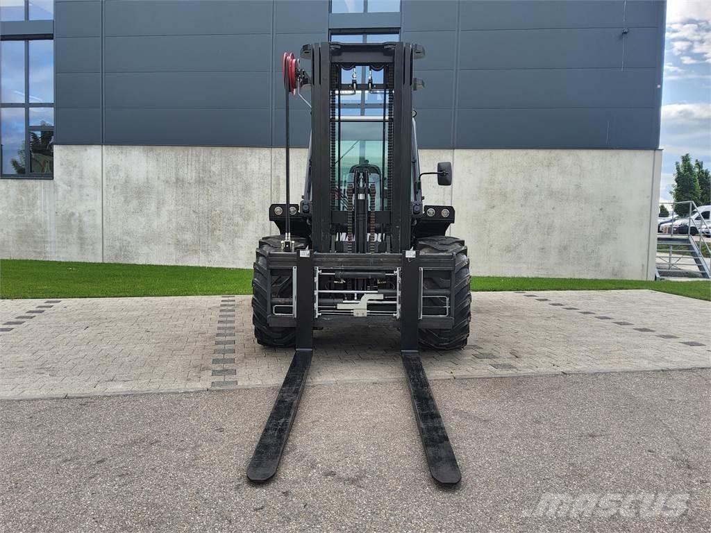 Manitou M 50-4 Камиони за херавни местности