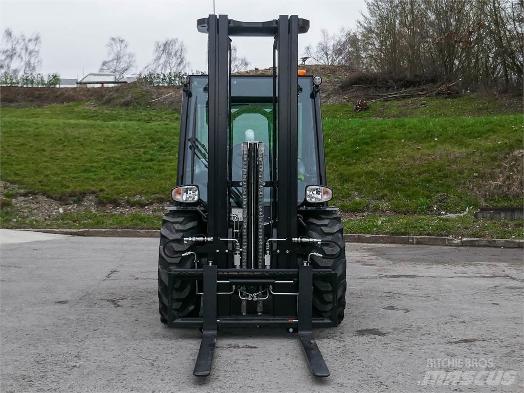 Manitou MC 25-4 Камиони за херавни местности