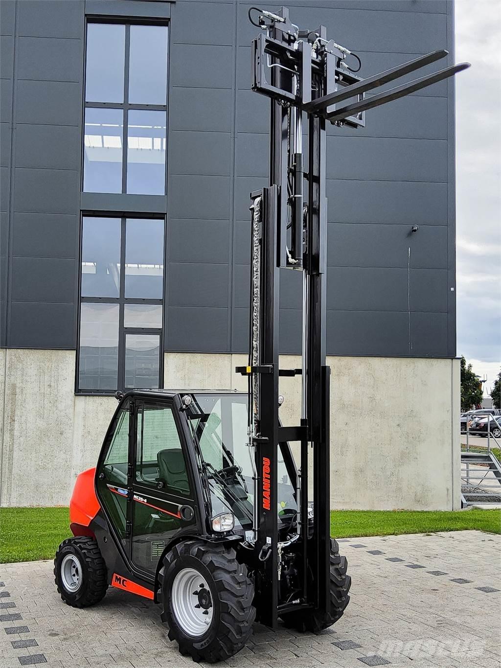 Manitou MC 25-4 Камиони за херавни местности