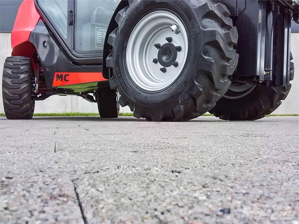Manitou MC 25-4 Камиони за херавни местности