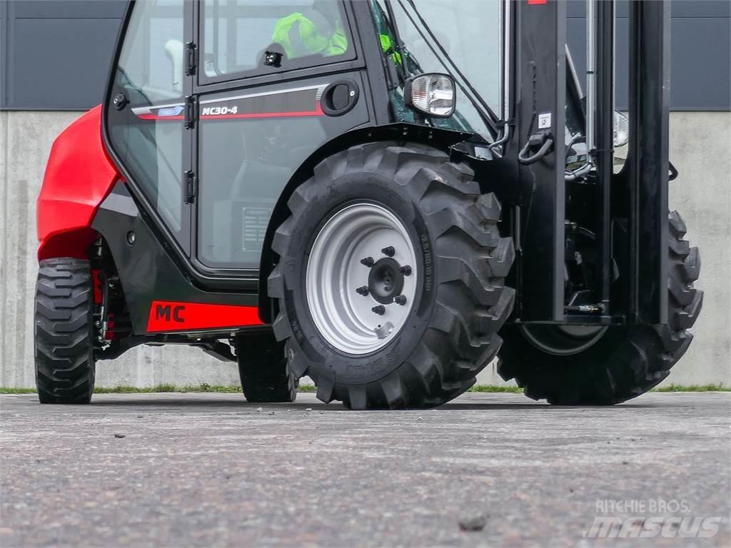 Manitou MC 30-4 Камиони за херавни местности