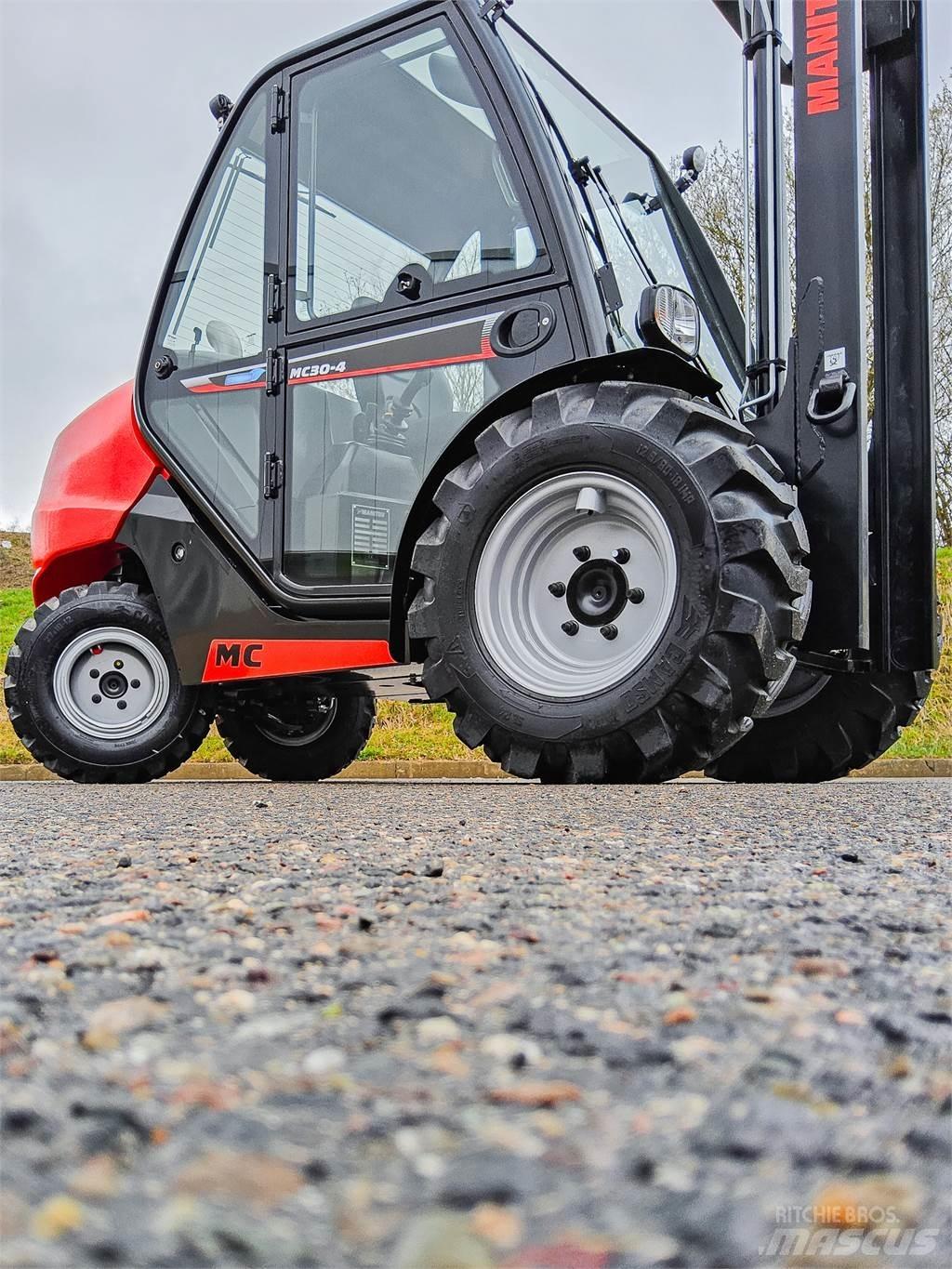 Manitou MC 30-4 Камиони за херавни местности