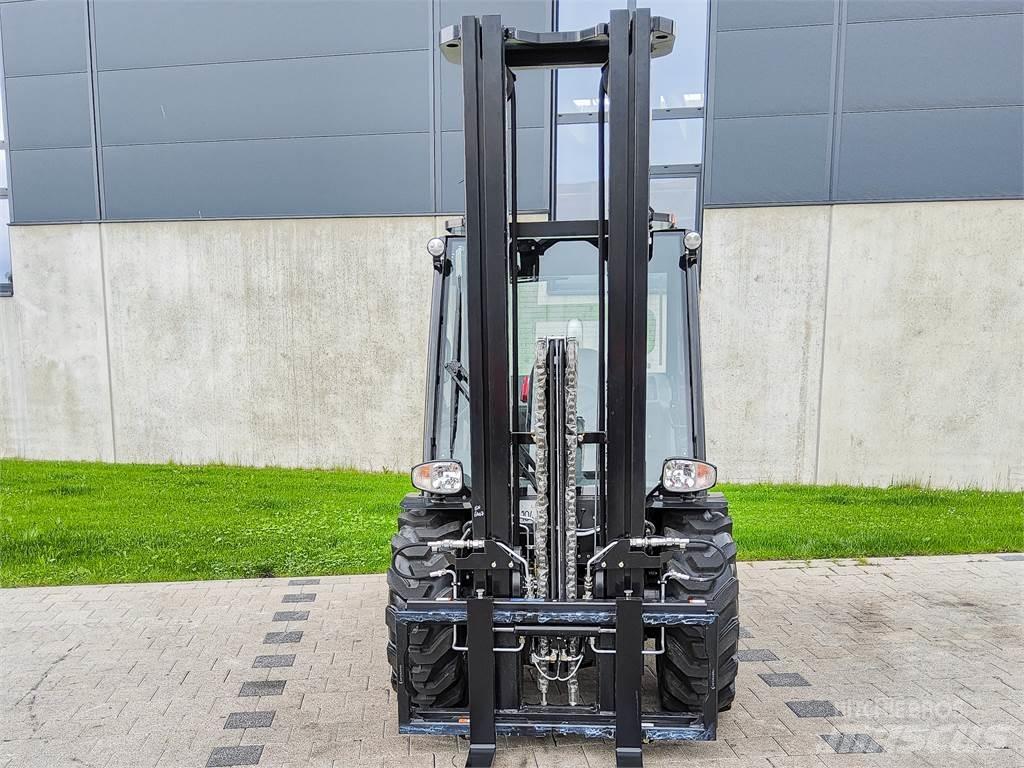 Manitou MC 30-4 Камиони за херавни местности