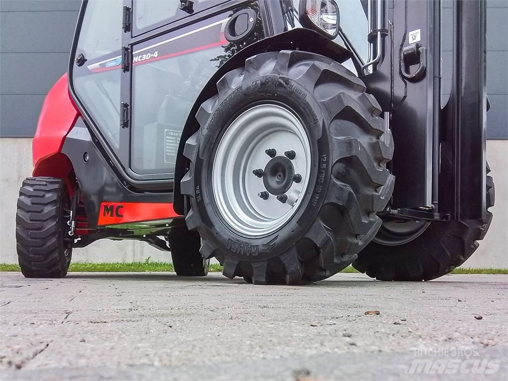 Manitou MC 30-4 Камиони за херавни местности
