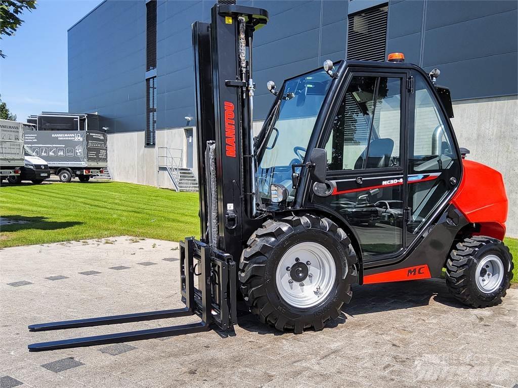 Manitou MC 30-4 Камиони за херавни местности