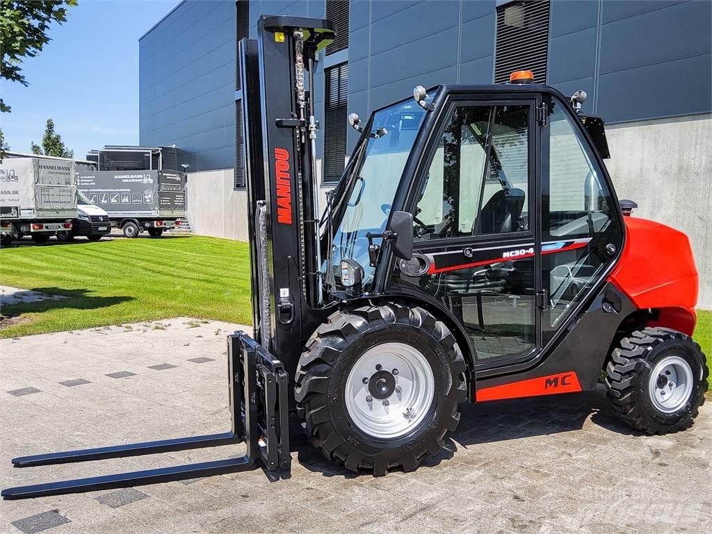 Manitou MC 30-4 Камиони за херавни местности
