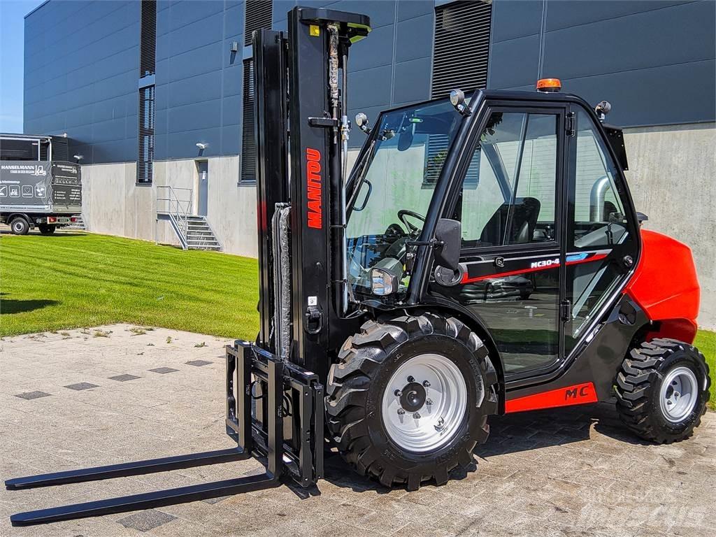 Manitou MC 30-4 Камиони за херавни местности