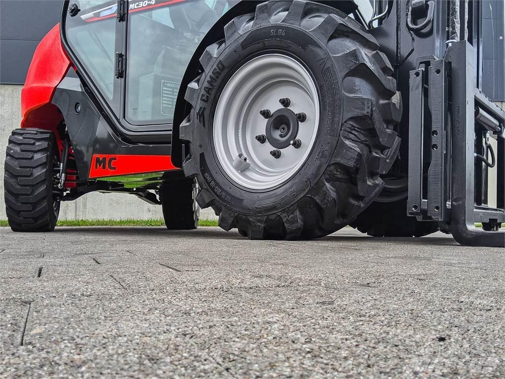 Manitou MC 30-4 Камиони за херавни местности