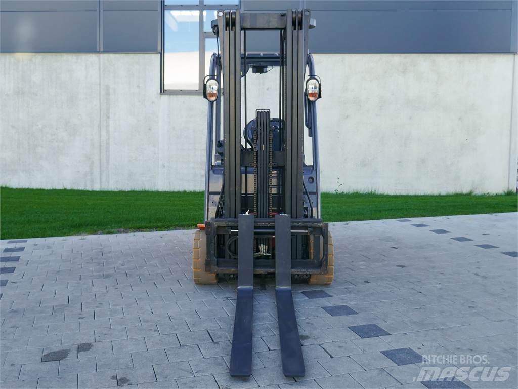 Toyota 02-8FBE20T Електрически вилични кари-повдигачи