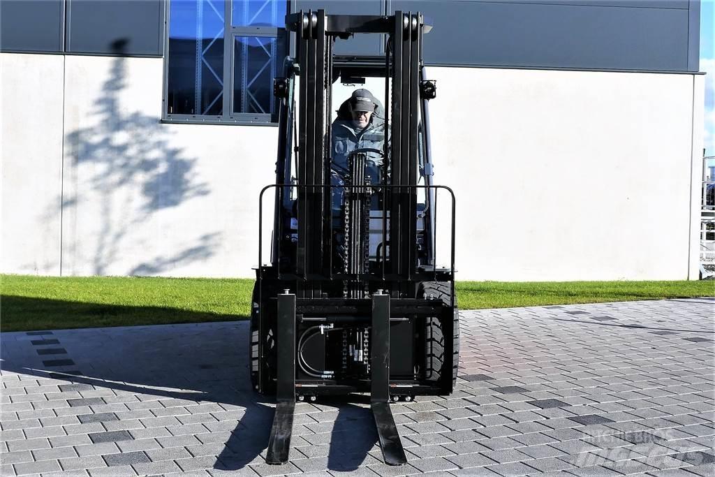 Toyota 02-8FGF30 Камиони с АГУ