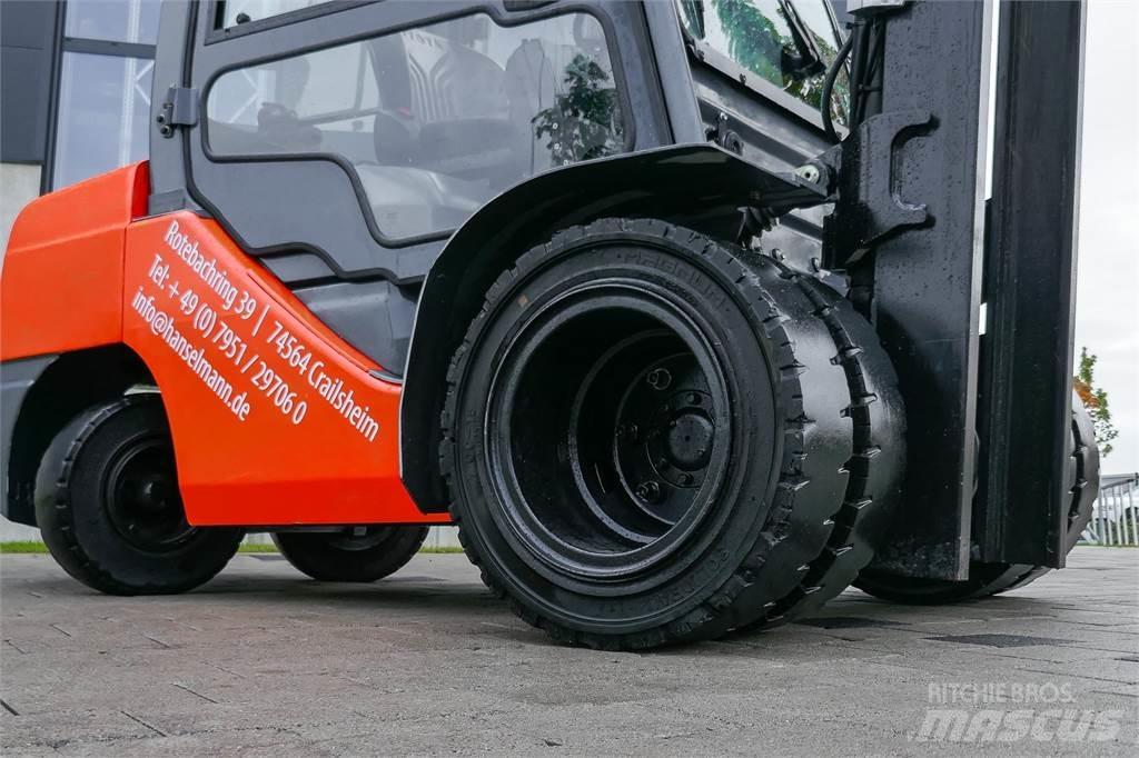 Toyota 52-8FDJF35 Дизелови камиони