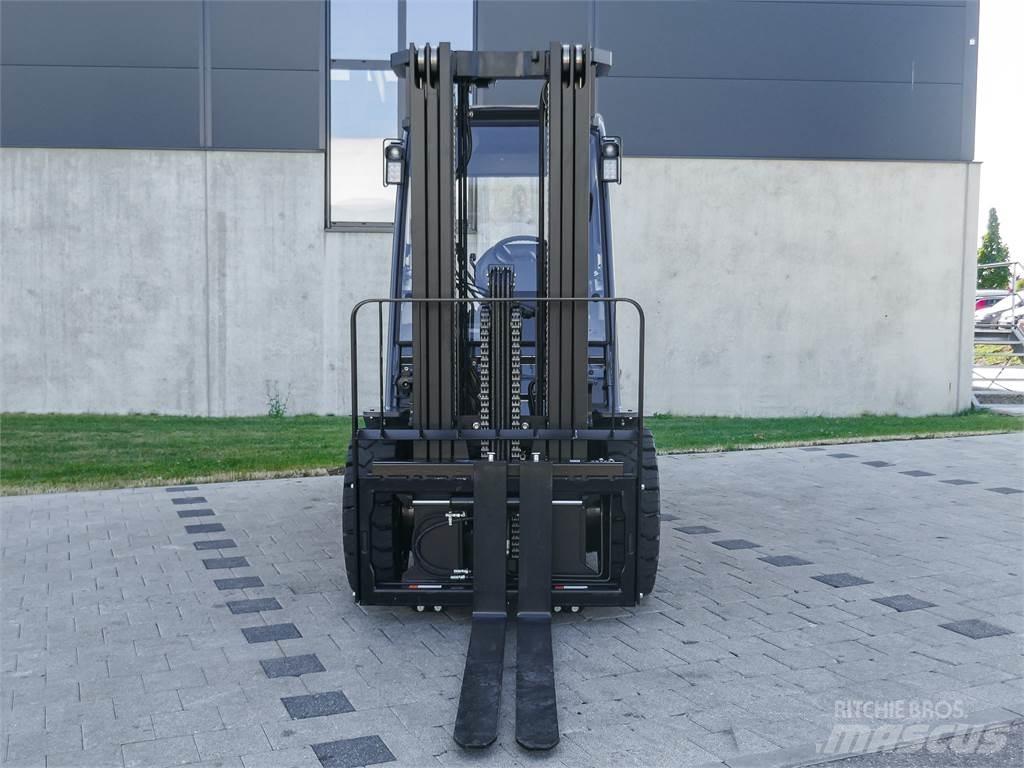 Toyota 52-8FDJF35 Дизелови камиони