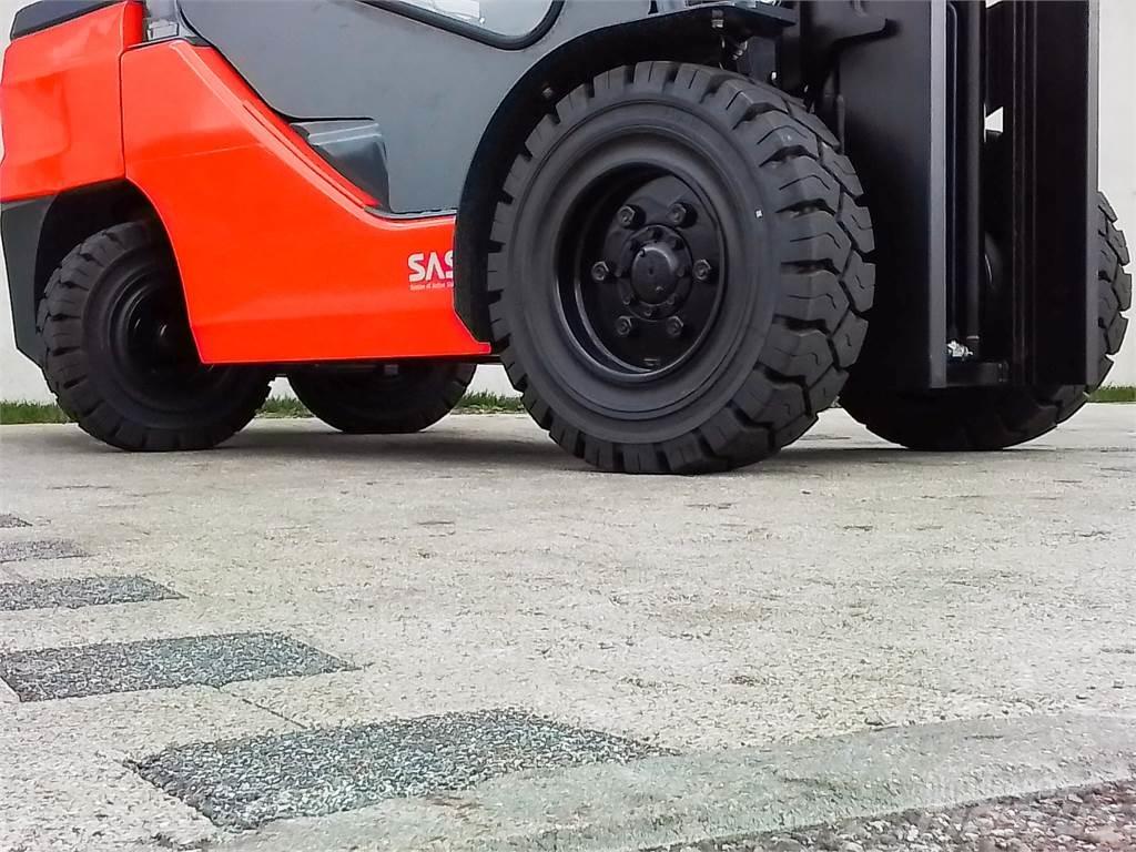 Toyota 52-8FDJF35 Дизелови камиони