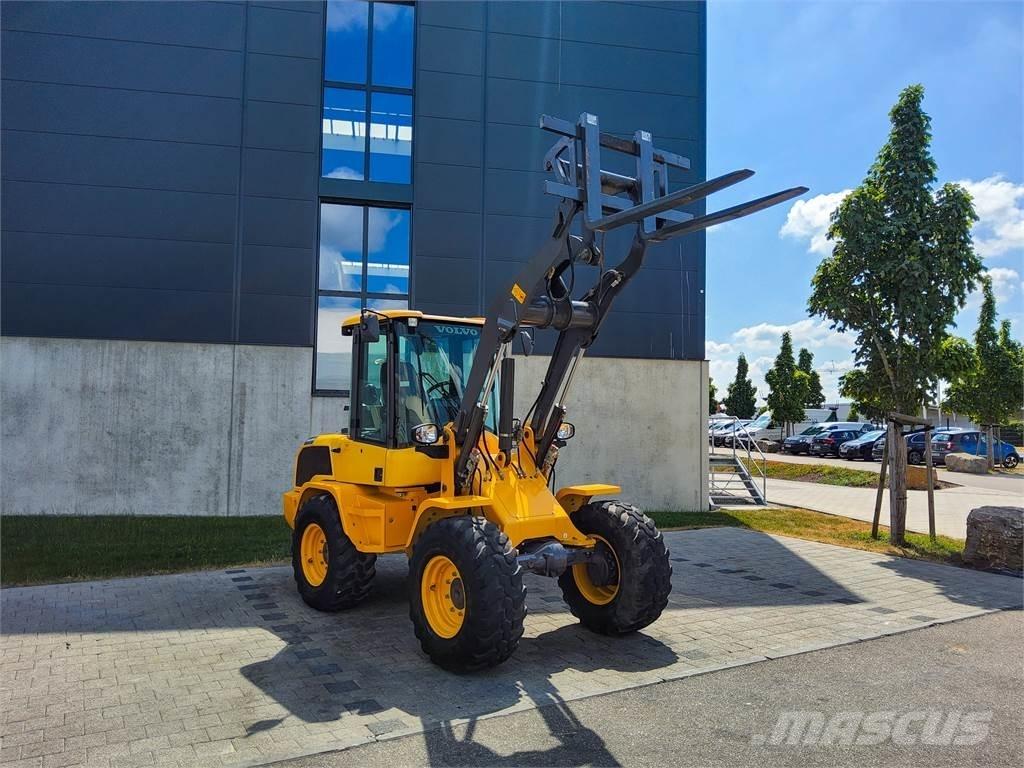Volvo L 30G Мини екскаватори < 7 т