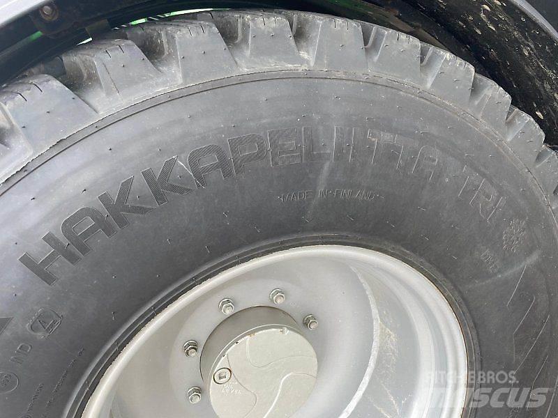John Deere 6120M Трактори
