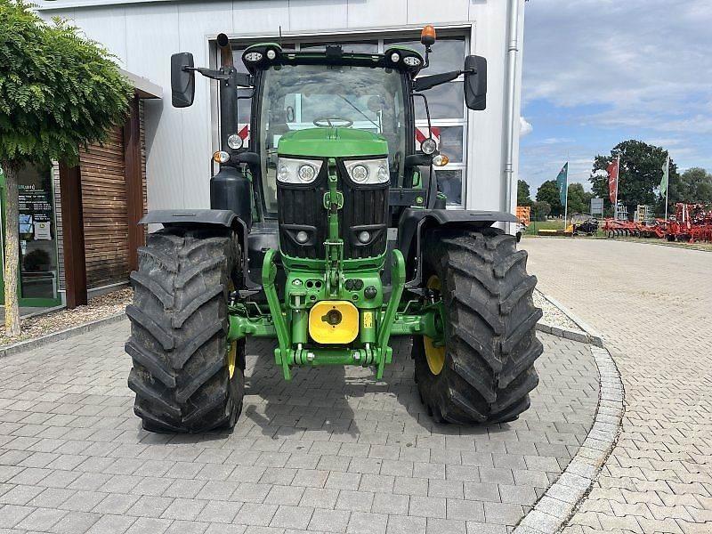 John Deere 6215R Трактори