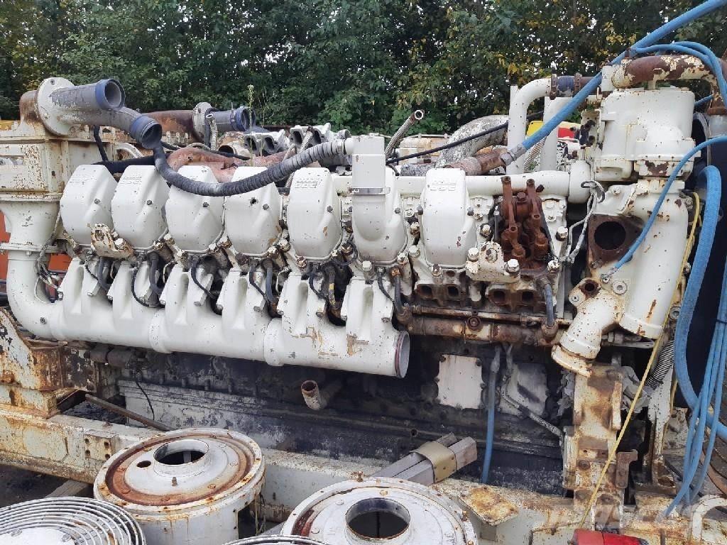 Komatsu 930E Двигатели