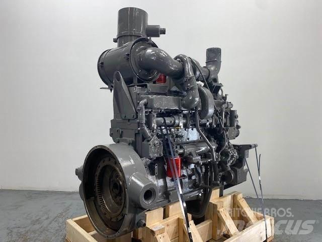 Komatsu M11-C Двигатели